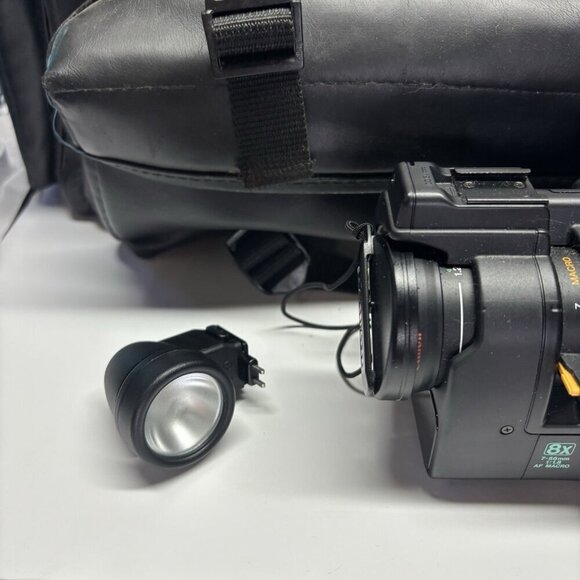 Canon E310 Canovision 8 AF Zoom Camcorder 8mm Video Camera & Recorder PARTS ONLY - Picture 3 of 16